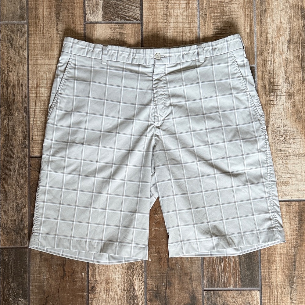 Nike Men's Golf Dry-Fit Light Gray Plaid Tech Shorts - Size 38